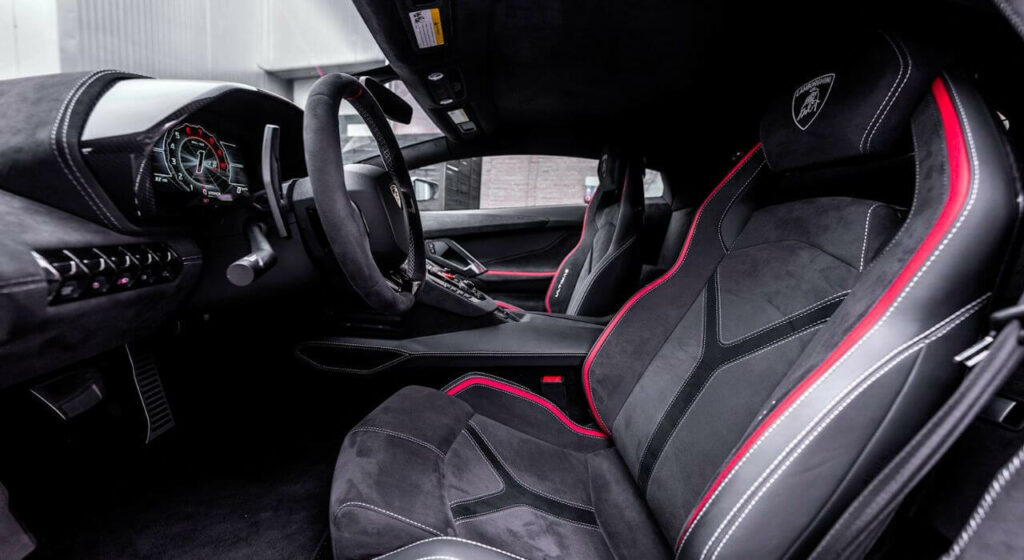 2022 Lamborghini Aventador Interior