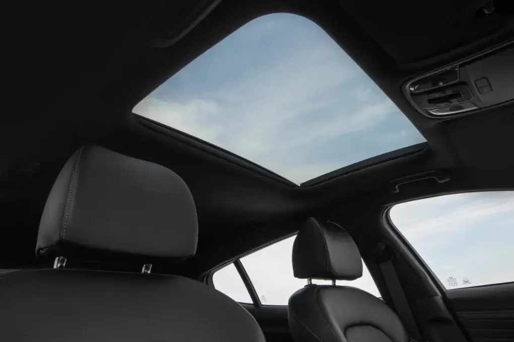 2022 kia stinger gt sunroof