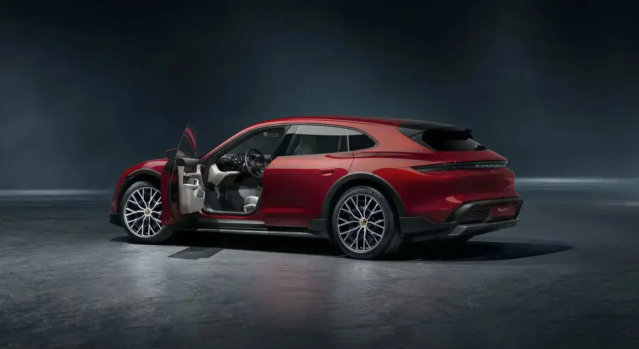 New 2022 Porsche Taycan Electric