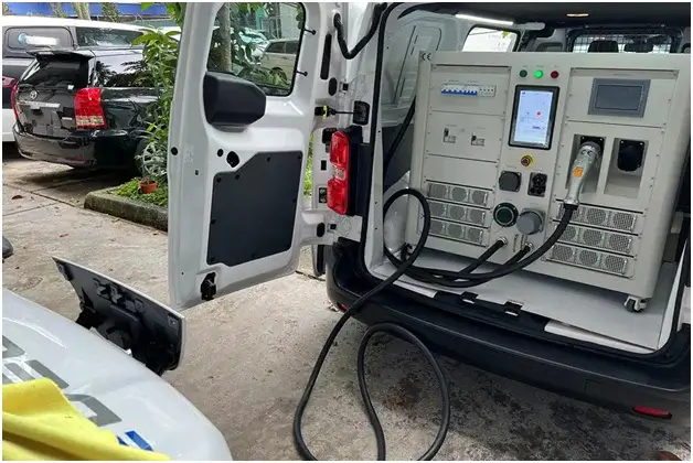 Would you choose a mobile charging service or call a tow truck? Would you choose a mobile charging service or call a tow truck?
