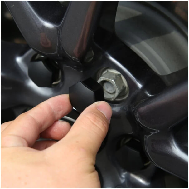 Importance of using a torque wrench for lug nuts