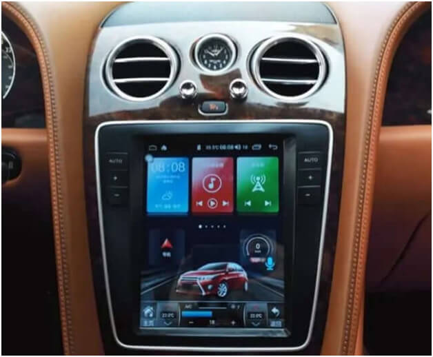 Exploring the Bentley Displays and CarPlay Experience